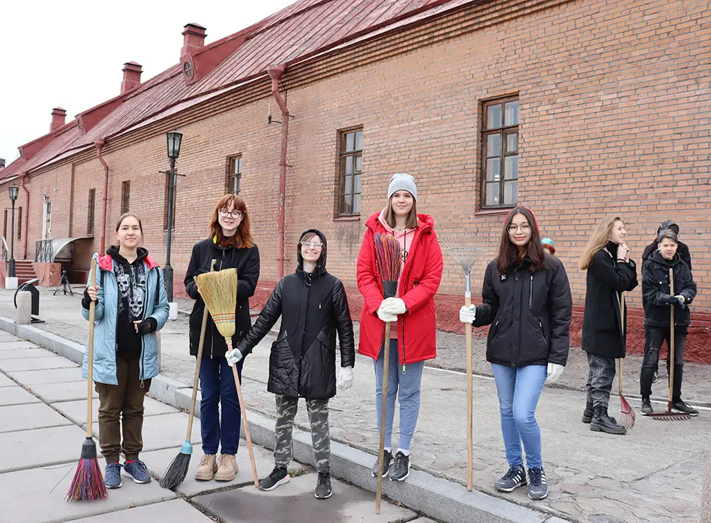 Новокузнецкий колледж искусств примет участие в XI волонтерской экологической акции «Памятнику быть!». 21 апреля 2023 года